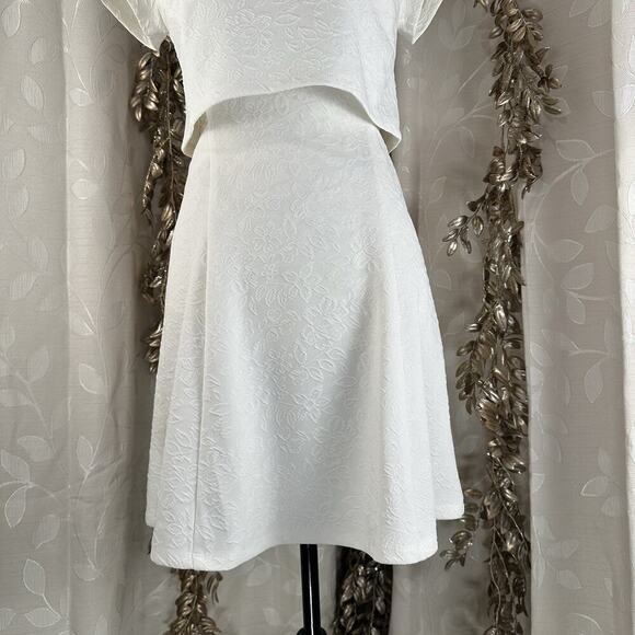 Hem & Thread White Jacquard Textured Fit & Flare Dress side Cutouts Small - Picture 8 of 14